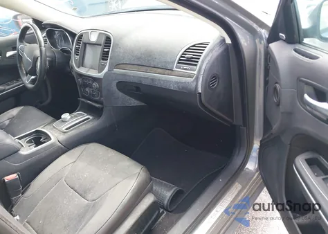 2019 Chrysler 300 Limited z USA, uszkodzony, nr VIN 2C3CCAEG2KH689638